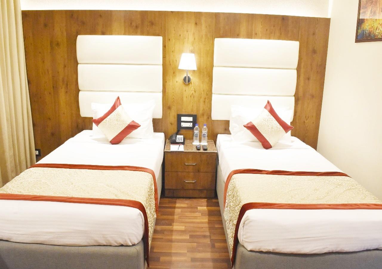 Ss Lumina Hotel Бенґалуру Екстер'єр фото